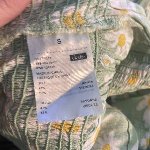 ELODIE Green Floral Tie Shoulder Smocked Crop Tank Size Small NWT - Picture 8 of 10